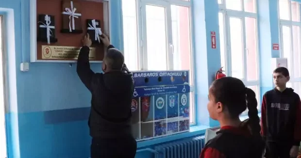 Afyonkarahisar haberleri Afyonkarahisar da öğrenciler 3 bakkalın veresiye defterini satın aldı 04 Mart 2026