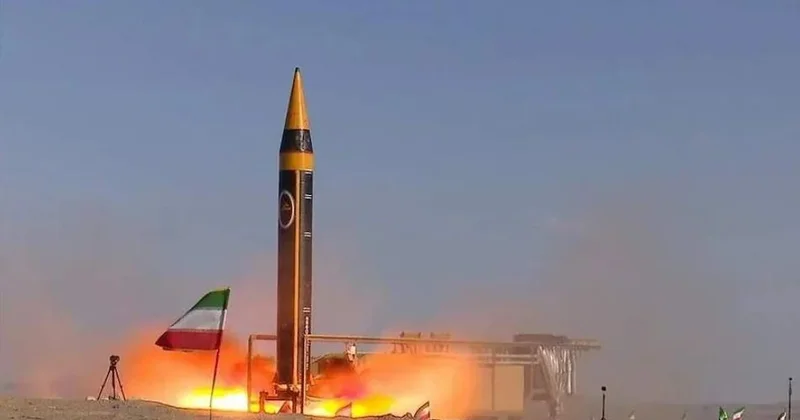 İran savunma sistemlerini delik deşik eden hipersonik füzeleri ateşledi Sözcü Gazetesi