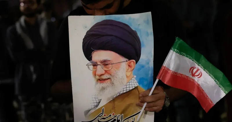 Hamaney in 3 günlük cenaze töreni ertelendi