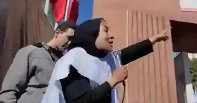 İranlı kadından ülkesinin erkeklerine meydan okuma: Eğer erkekseniz rehberin vasiyetine uyar... VİDEO İZLE