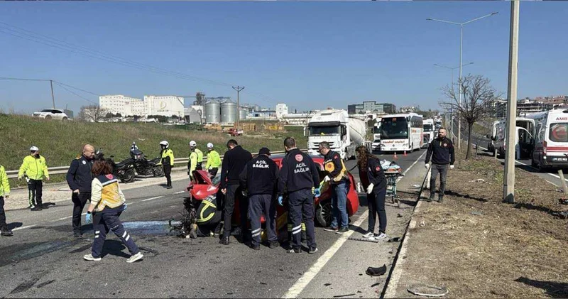 4 araç birbirine girdi! 5 kişi hastaneye kaldırıldı