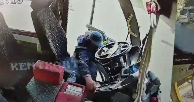 Bisikletle gelip, yolcu minibüsündeki 4 bin TL yi çaldı Adana Haberleri