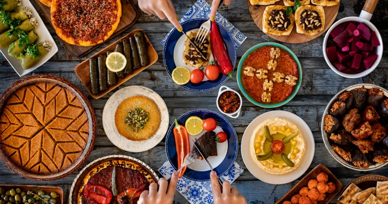Bugün iftarda ne var? Ramazanın on dördüncü gününe özel hafif lezzetler: İftar için çorbadan tatlıya kusursuz menü önerisi!