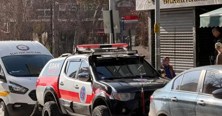 30 saniyede milyonluk kuyumcu soygunu! 4 şüpheli aranıyor