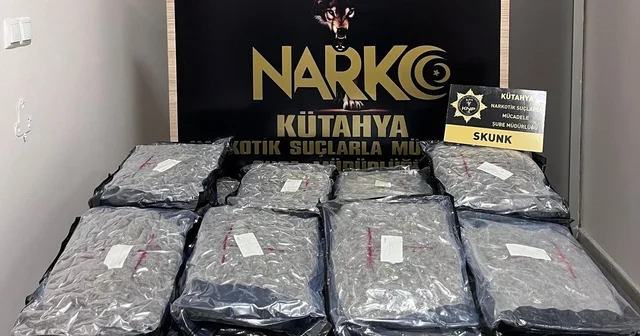 Kütahya da uyuşturucu ile mücadele çalışmaları Polisi 32 olayda yakaladığı 59 şahıstan 12 si tutuklandı Kütahya Haberleri