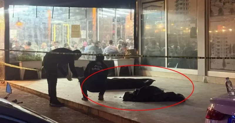 İnsanlığın geldiği son nokta! Cansız bedene aldırmadan yemek yediler