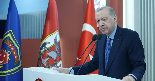 Cumhurbaşkanı Erdoğan: Ateş çemberinin ortasında bir istikrar adası olarak temayüz ediyorsak bunu kahraman ordumuza borçluyuz VİDEO İZLE