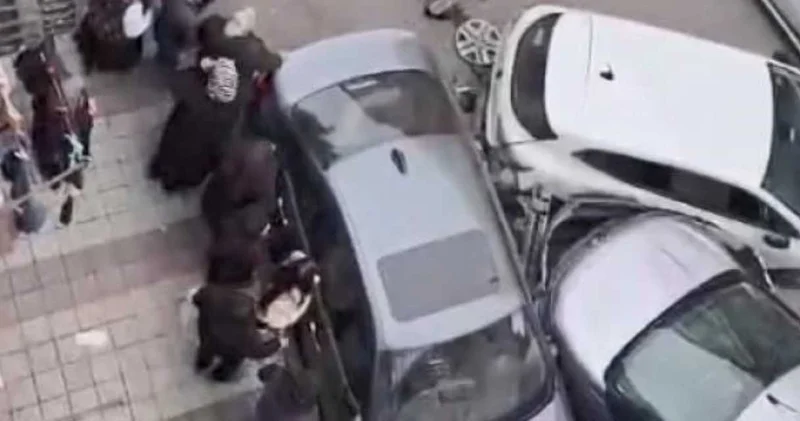 Yol verme tartışması kazayla bitti: 5 kişi arabayı bırakıp kaçtı!