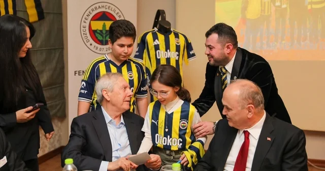 Aziz Yıldırım iftarını Düzce Fenerbahçeliler ile yaptı Düzce Haberleri