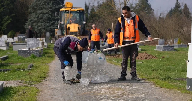 Mezarlıklar Ramazan Bayramı na hazırlanıyor Düzce Haberleri