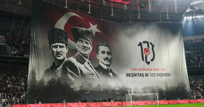 Beşiktaş taraftarından 123. yıla özel pankart! Beşiktaş Haberleri