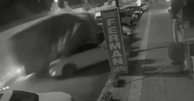 Diyarbakır’da devrilen tırın 7 araca çarpma anı güvenlik kamerasında VİDEO İZLE
