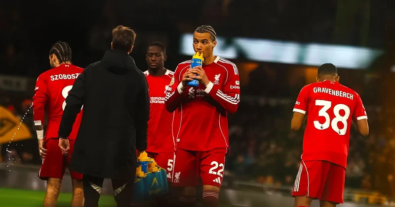 Galatasaray ın rakibi Liverpool da ortalık karıştı: Kazan kaynamaya başladı