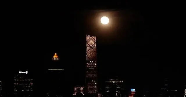 Dolunay New York semalarında büyüledi VİDEO İZLE