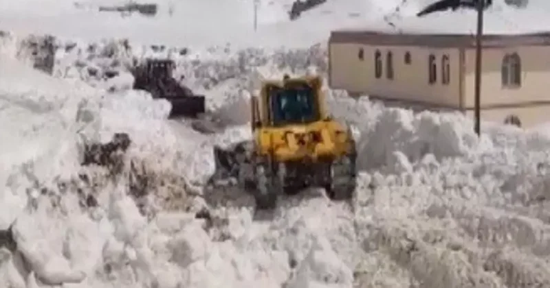 Nemrut’ta kar 5 metreyi buldu