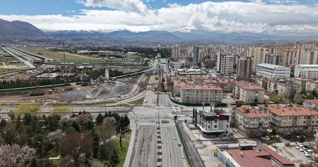 Büyükşehir in Kartal Katlı Kavşağı Projesi nde yoğun mesai Kayseri Haberleri