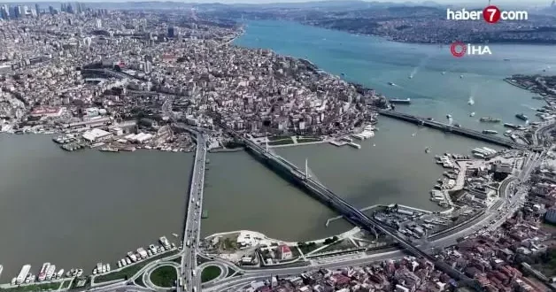 İstanbul un Altın Boynuzu nda alarm! Haliç e karıştı: Temizlenmesi 15 gün sürer