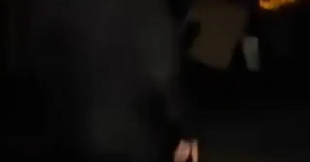 Küçükçekmece’de tedirgin eden görüntüler: Uzun namlulu silahla sokaklarda gezip kameraya poz verdi VİDEO İZLE