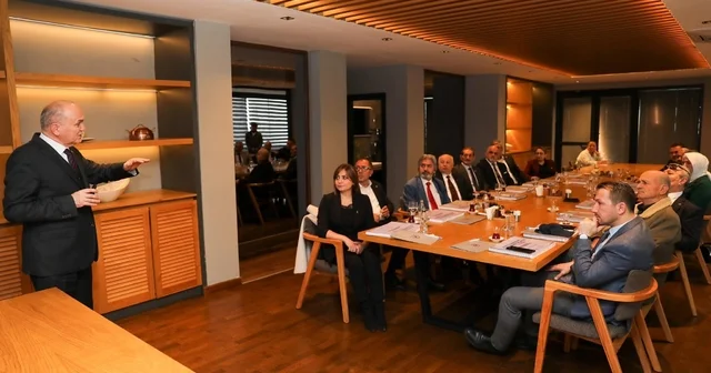 Başkan Özlü siyasi parti il başkanlarına yatırımları anlattı Düzce Haberleri