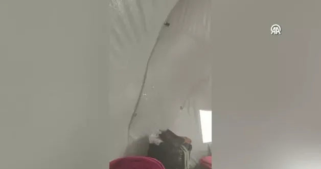 İki kez öksüz kalan Gazzeli küçük Cennet, aile sıcaklığına ve çocukluğuna kavuşma hayali kuruyor