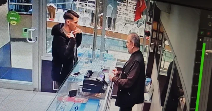 Zonguldak ta polisim, para arabada diyerek kuyumcudan bilezik alıp kaçtı