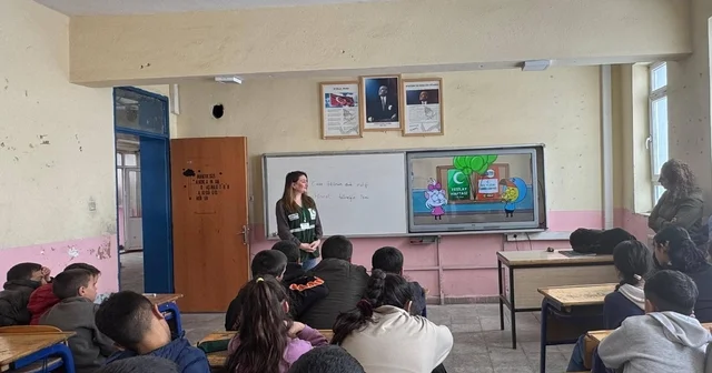 Kars Çerme Ortaokulu öğrencilerine bağımlılıkla mücadele eğitimi verildi Kars Haberleri