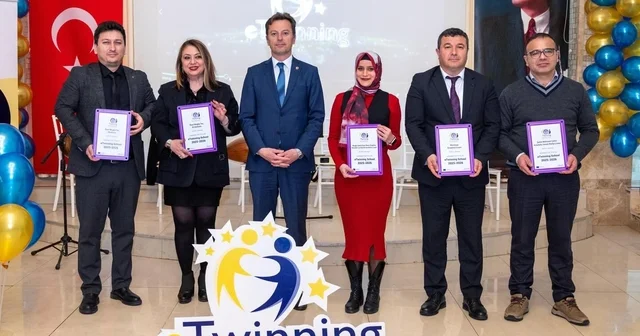 Muğla nın eğitim yıldızları ödüllendirildi Muğla Haberleri