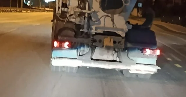 1 kilometre boyunca yola beton döken miksere 191 bin lira ceza kesildi Denizli Haberleri