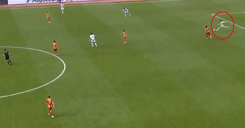 Süper Lig de kendi kalesinden rakip kaleye inanılmaz gol