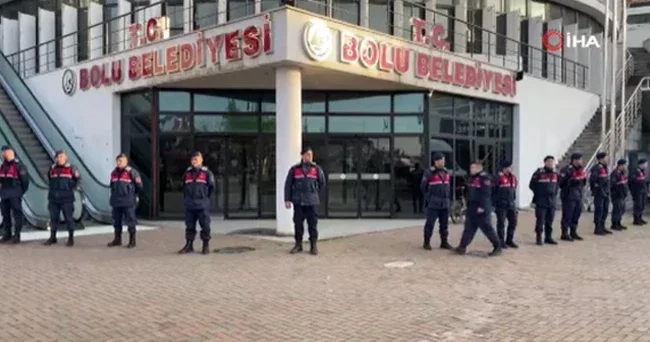 Son dakika... Bolu Belediyesi’ne yönelik soruşturma: Belediye binasında jandarma arama yapıyor