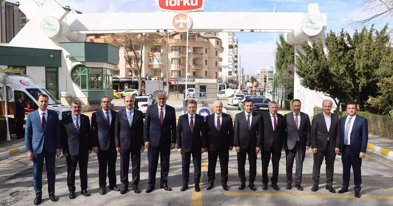 Bakan Yumaklı, Konya Şeker Fabrikası nı ziyaret etti