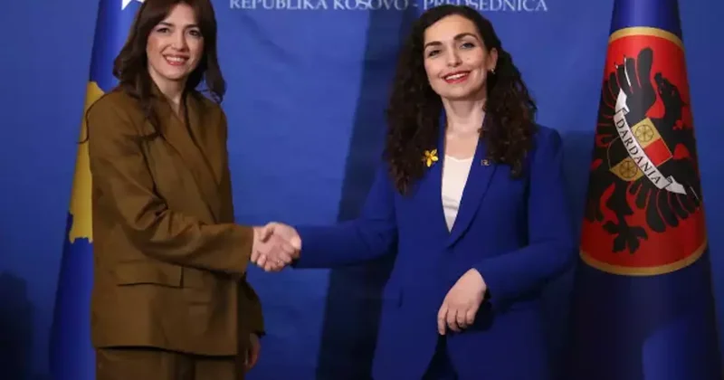 Kosova da yeni dönem! Osmani görevi devretti