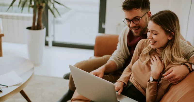 Hafta sonu ne izlesem diyenlere: İşte tek oturuşta bitirmelik birbirinden keyifli 10 romantik komedi filmi