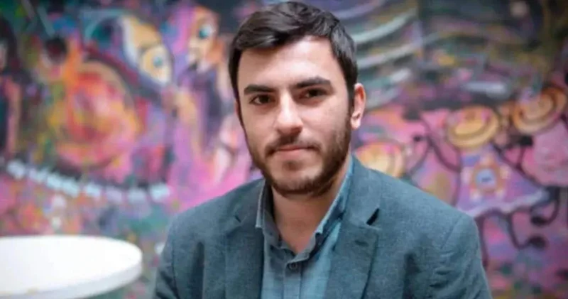 İsmail Arı dan mesaj geldi: Haber alma hakkınıza ve gazetecilere sahip çıkın