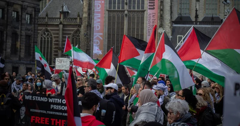 Katil İsrail dünyada protesto edildi