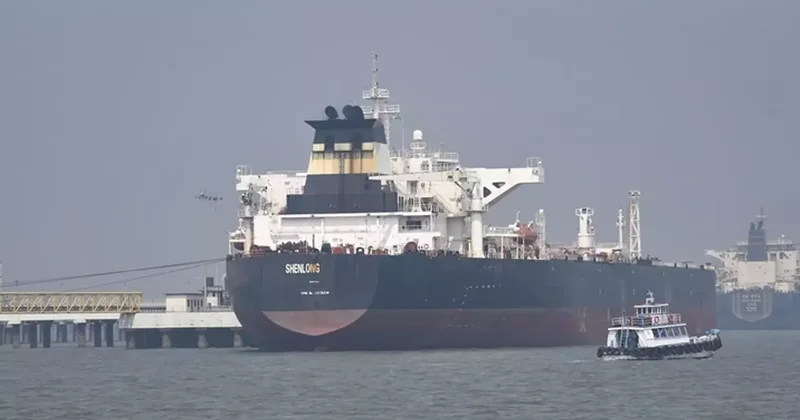 İran’dan Hürmüz Boğazı’nda insani yardım ve temel ihtiyaç malzemeleri taşıyan gemilere geçiş izni