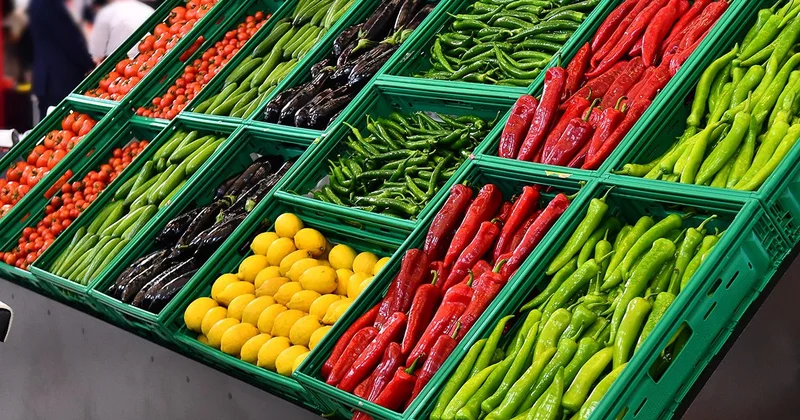 Meyve ve sebzede fahiş fiyat uygulayan işletmelere 96,6 milyon lira ceza