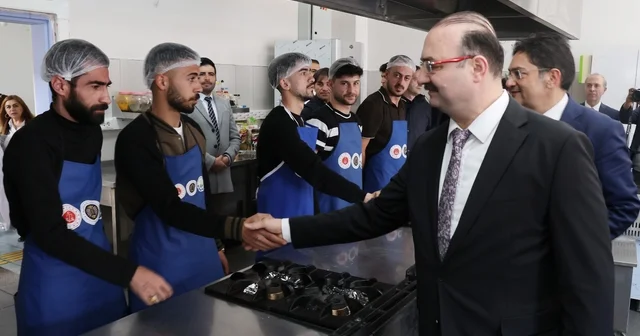 Denetimli serbestlik kapsamındaki 16 katılımcı, Atatürk Üniversitesinde Gastronomi ve mutfak sanatları eğitimi alacak Erzurum Haberleri