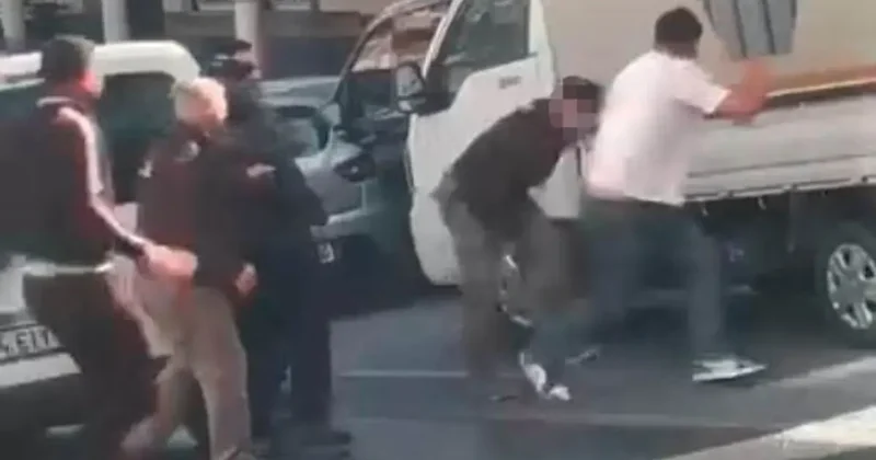 Kağıthane’de yol verme tartışması bıçaklı kavgaya dönüştü: O anlar kamerada