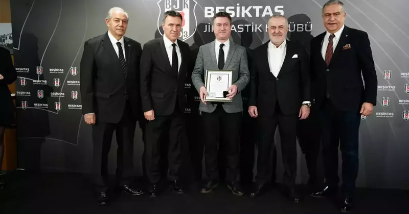 Beşiktaş ta 25 yılını dolduran üyeler onurlandırıldı Fanatik Gazetesi Beşiktaş (BJK) Haberleri Spor