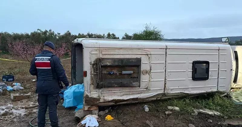 İşçileri taşıyan minibüs takla attı: 1 ölü, 12 yaralı