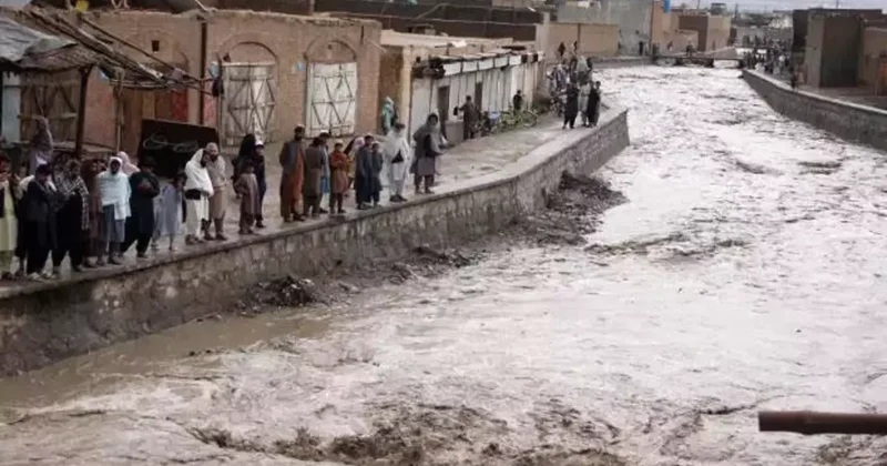 Afganistan da felaket! Ölü sayısı 77 ye yükseldi