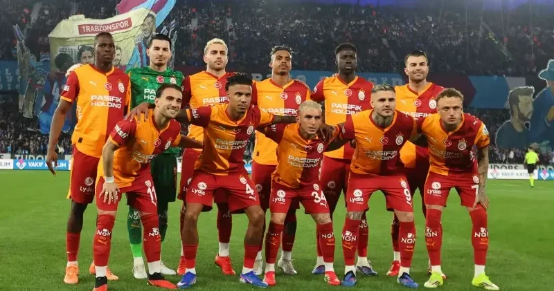 Trabzonspor maçında Galatasaraylılar iki yıldıza tepkili: İlk fırsatta gönderilmeli Futbol Haberleri