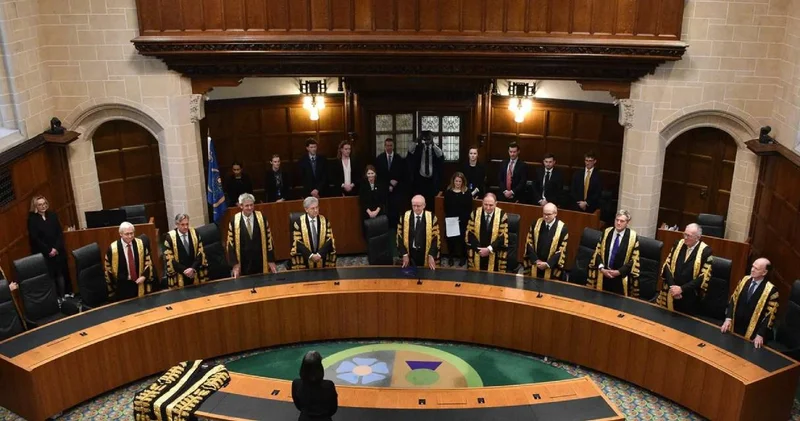 Patronuna “yetersiz” dedi, kapı dışarı edildi! Mahkeme milyonluk tazminatla noktayı koydu