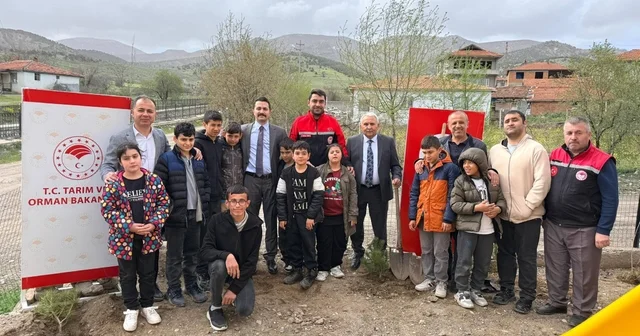 Göynücek te Otizm Farkındalık Günü ve Orman Haftası kapsamında fidan dikim etkinliği yapıldı Amasya Haberleri