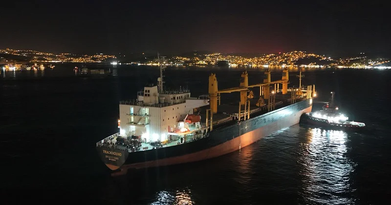 Boğaz da Gemi Arızası Trafiği Durdurdu