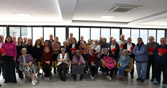 Nilüferli kadınlardan huzurevi sakinlerine gönül köprüsü Bursa Haberleri