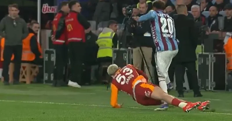 Dev derbide kritik pozisyon! Cihan Aydın VAR a gitti karar değişmedi Sözcü Gazetesi