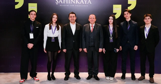 Şahinkaya Girişimcilik Zirvesi 2026 ilham veren konuklarıyla sürüyor Bursa Ticaret Borsası Başkanı Özer Matlı: Severek yap, büyük düşün Bursa Haberleri