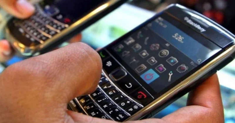 Efsane telefon markası geri döndü: Milyonlarca aracın yeni gözdesi oldu Sözcü Gazetesi